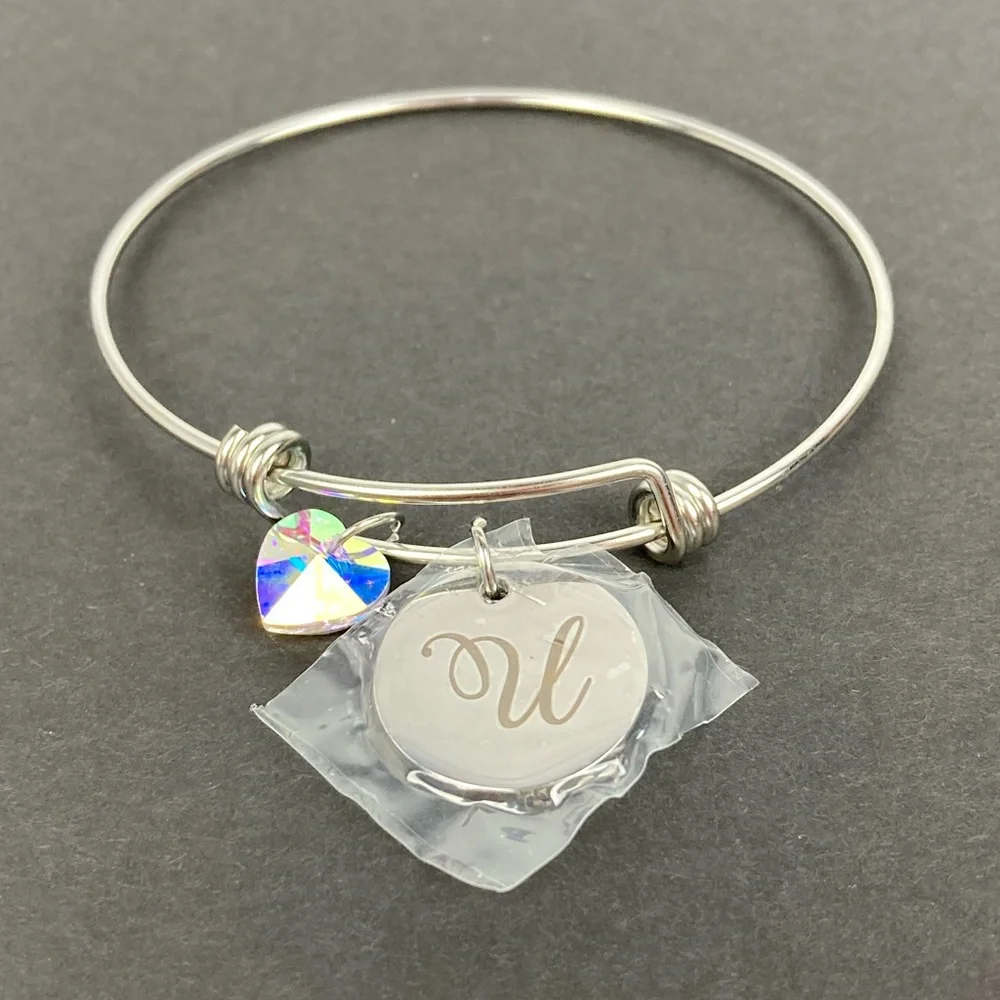 🆕 “U” Initial Adjustable Bracelet with Heart NWT 💜